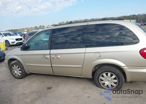 2005 Chrysler Town & Country Touring z USA, uszkodzony, nr VIN 2C4GP54L75R468235